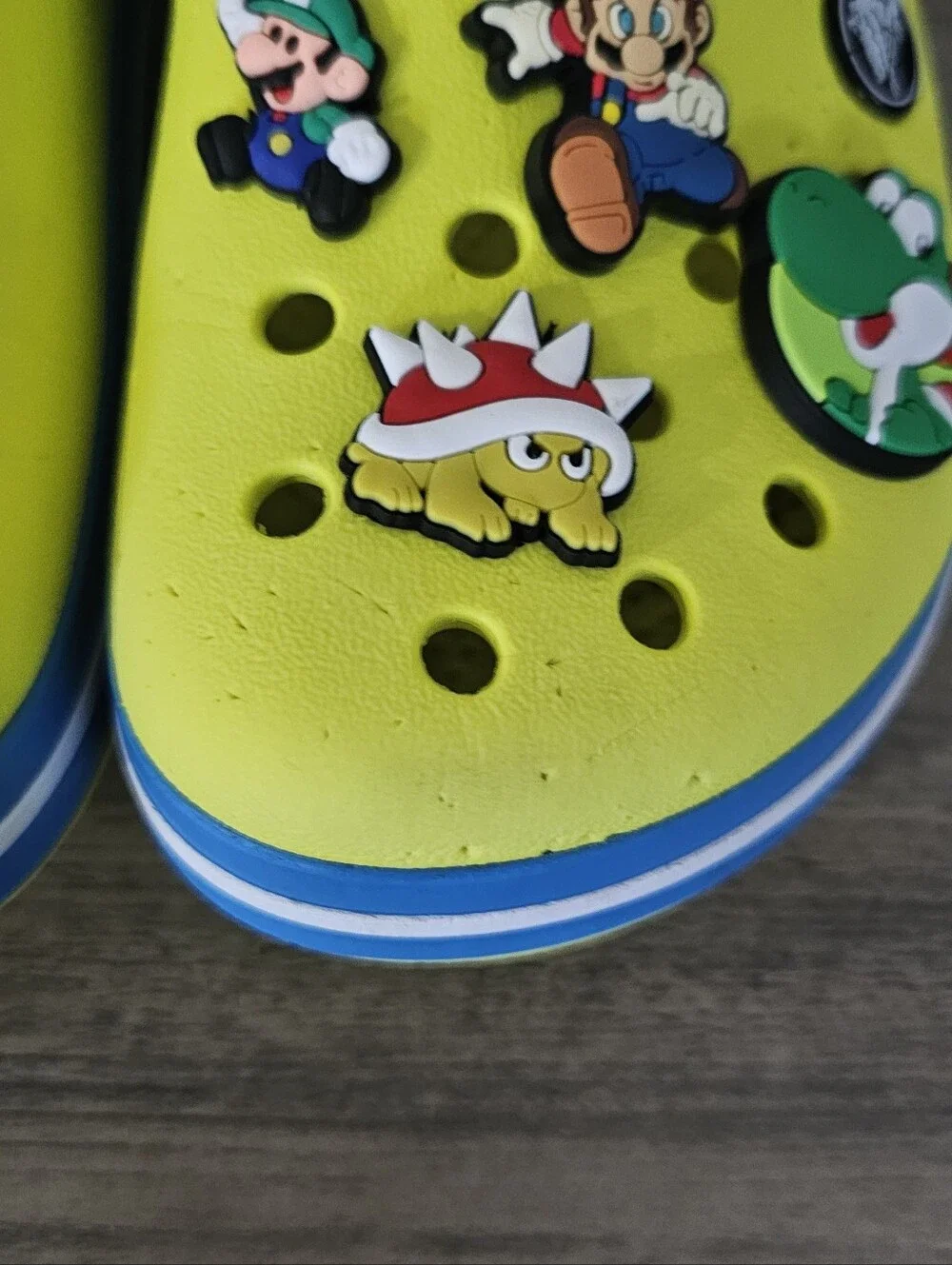 CROCS Kids Citron Yellow and Blue Clogs with Super Mario Charms C 13 Boy